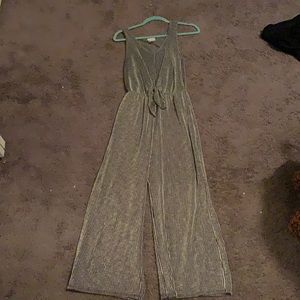 jumpsuit, black and white, very comfortable.